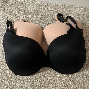2 Victoria’s Secret bras - 34DDD
